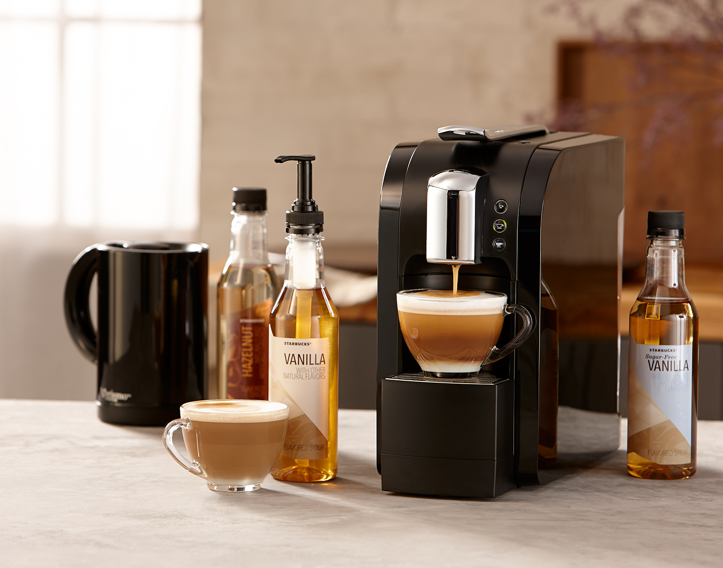 Verismo_580_Brewer_Piano_Black_with_Frother_Syrups_LS_V2
