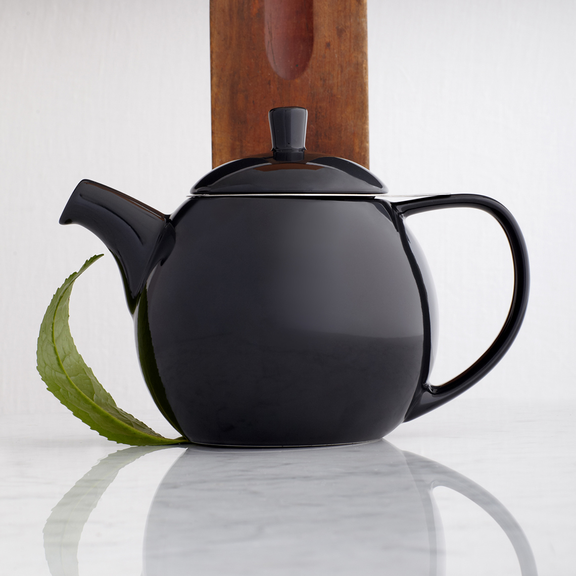 curve_teapot_24oz_black_graphite_0